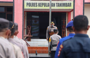 Pastikan malam Tahun baru 2026 aman, Kapolres Kepulauan Tanimbar pimpin apel kesiapan pengamanan