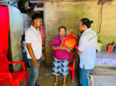 Peringati hari jadi Intelijen Polri ke-80, Kanit Intelkam Polsek Selaru salurkan bantuan sembako bagi Warga kurang mampu