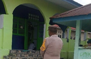 Pastikan Ibadah berlangsung khusyuk, Bhabinkamtibmas Desa Kilon laksanakan pengamanan Sholat Jumat