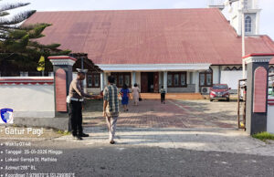 Sat Lantas Polres Kepulauan Tanimbar hadirkan rasa aman lewat pengaturan dan pengamanan Ibadah Minggu