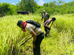 Sinergi Personel Polsek Selaru awali pembersihan Lahan Batinduan untuk kesiapan pemanfaatan area