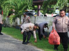 Tingkatkan soliditas, Personel Polres Kepulauan Tanimbar kompak bersihkan Mako usai apel Pagi