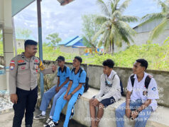 Akrab dengan Pelajar, Bhabinkamtibmas Keliobar beri motivasi dan imbauan Kamtibmas sepulang Sekolah