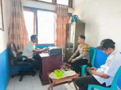 Pererat silaturahmi, Bhabinkamtibmas Tumbur sambangi Kantor Pemdes