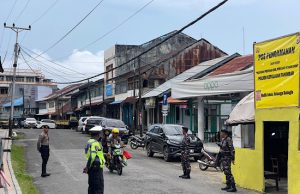 Perketat pengaturan, Personel gabungan TNI-Polri pada Pos Pam Idul Fitri pastikan kelancaran lalu lintas