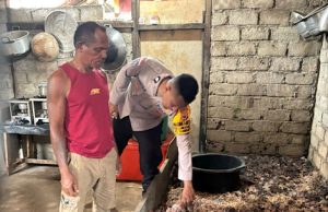 Dukung ketahanan ekonomi lokal, Bhabinkamtibmas Lamdesar Barat sambangi pengelola rumput laut