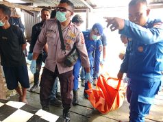 Polres Kepulauan Tanimbar evakuasi jasad Pria yang ditemukan terapung di perairan Pelabuhan Feri Saumlaki