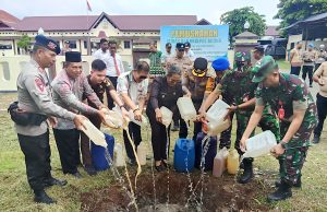 Polres Kepulauan Tanimbar musnahkan 288,6 liter miras, hasil dari Operasi Pekat dan KRYD