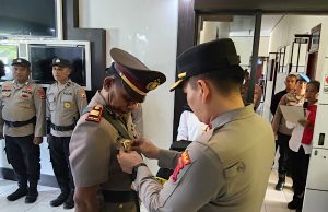 Jelang Purna Tugas AKP DIONISIUS, Jabatan Kabag Log diserahkan ke Kapolres Kepulauan Tanimbar