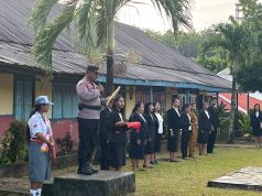 Buka Ujian Sekolah di SMA Cor Jesus Larat, Kapolsek Tanut pimpin upacara bendera