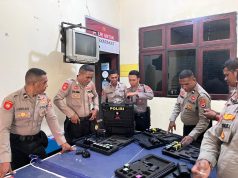 Pastikan siap pakai, Kasat Samapta Polres Kepulauan Tanimbar pimpin pemeriksaan senjata Polri