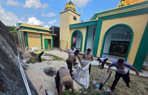 Sat Lantas Polres Kepulauan Tanimbar gelar Baksos Religi di Masjid, sambut HUT Bhayangkara ke-80