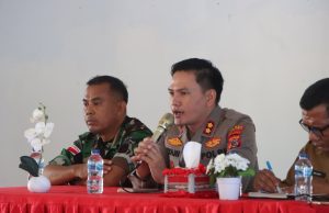 Jaga Kamtibmas dan sinergitas, Kapolres Tanimbar bersama Pemda dan TNI Gelar Sosialisasi di Desa Lermatang