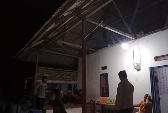 Maksimalkan patroli dialogis di malam hari, Polsek Fordata cegah gangguan Kamtibmas