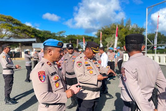 Pimpin penanggulangan Judol, Wakapolres Kepulauan Tanimbar gelar razia Ponsel Anggota