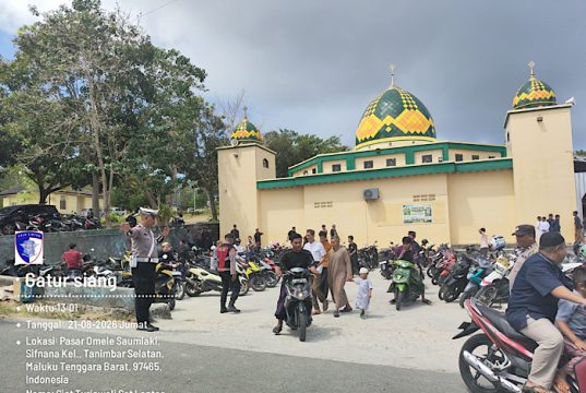 Geber pengamanan Sholat Jumat, Sat Lantas Polres Kepulauan Tanimbar ciptakan rasa aman bagi Jemaah